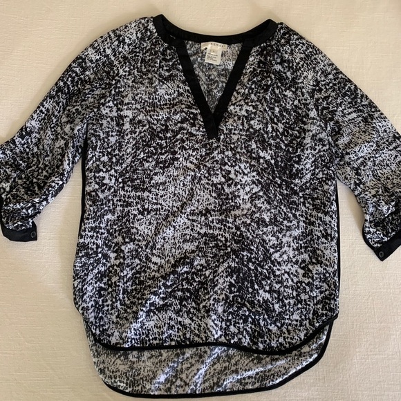 KENAR Blouse - Picture 3 of 11